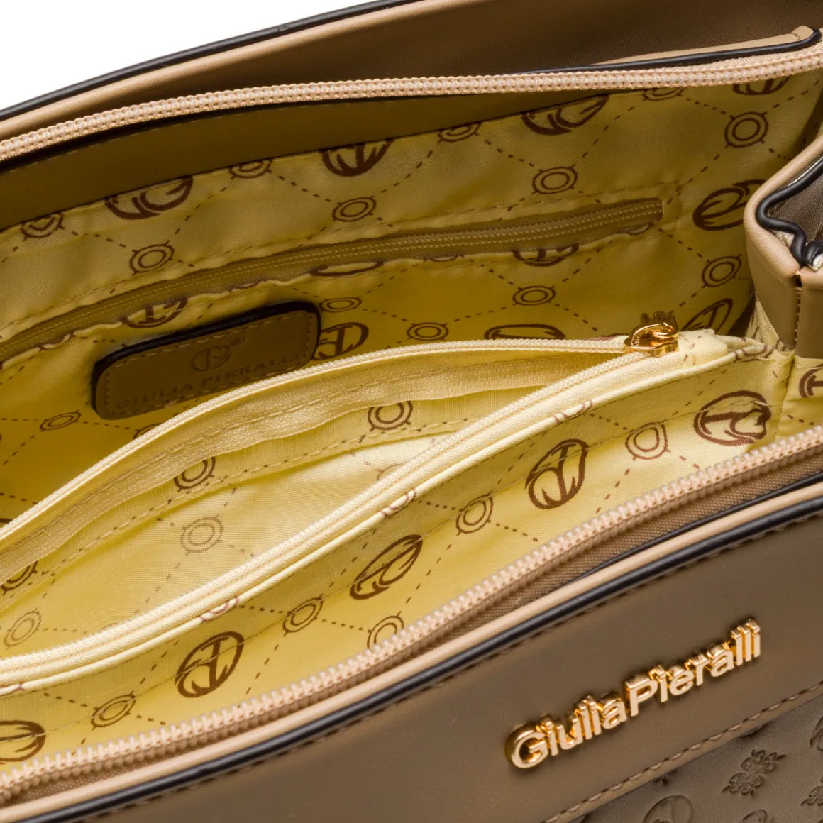 Borsa a spalla da donnaBeige Giulia Pieralli con dettagli catena oro