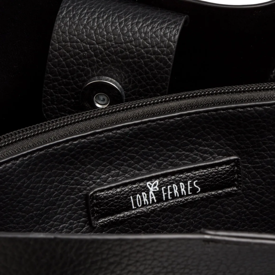 Borsa a spalla nera da Donna con dettagli metallici Lora Ferres