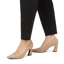 Décolleté beige da donna Lora Ferres con tacco 7,5 cm e fibbia dorata