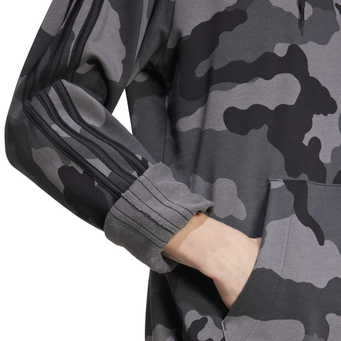 Felpa uomo con cappuccio Seasonal Essentials Camouflage adidas