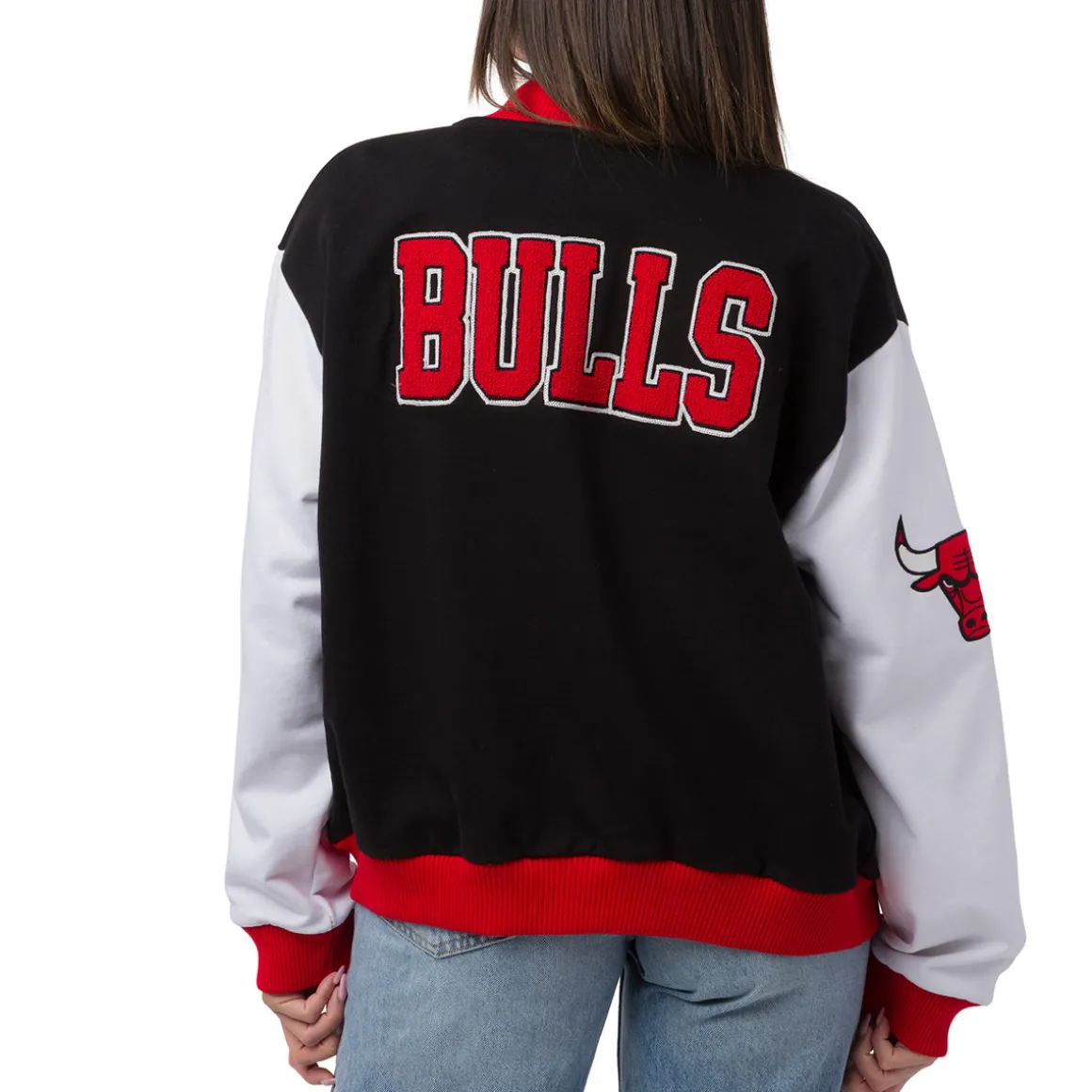 Giacca Bomber da Donna nera rossa e bianca con loghi ricamati Chicago Bulls NBA