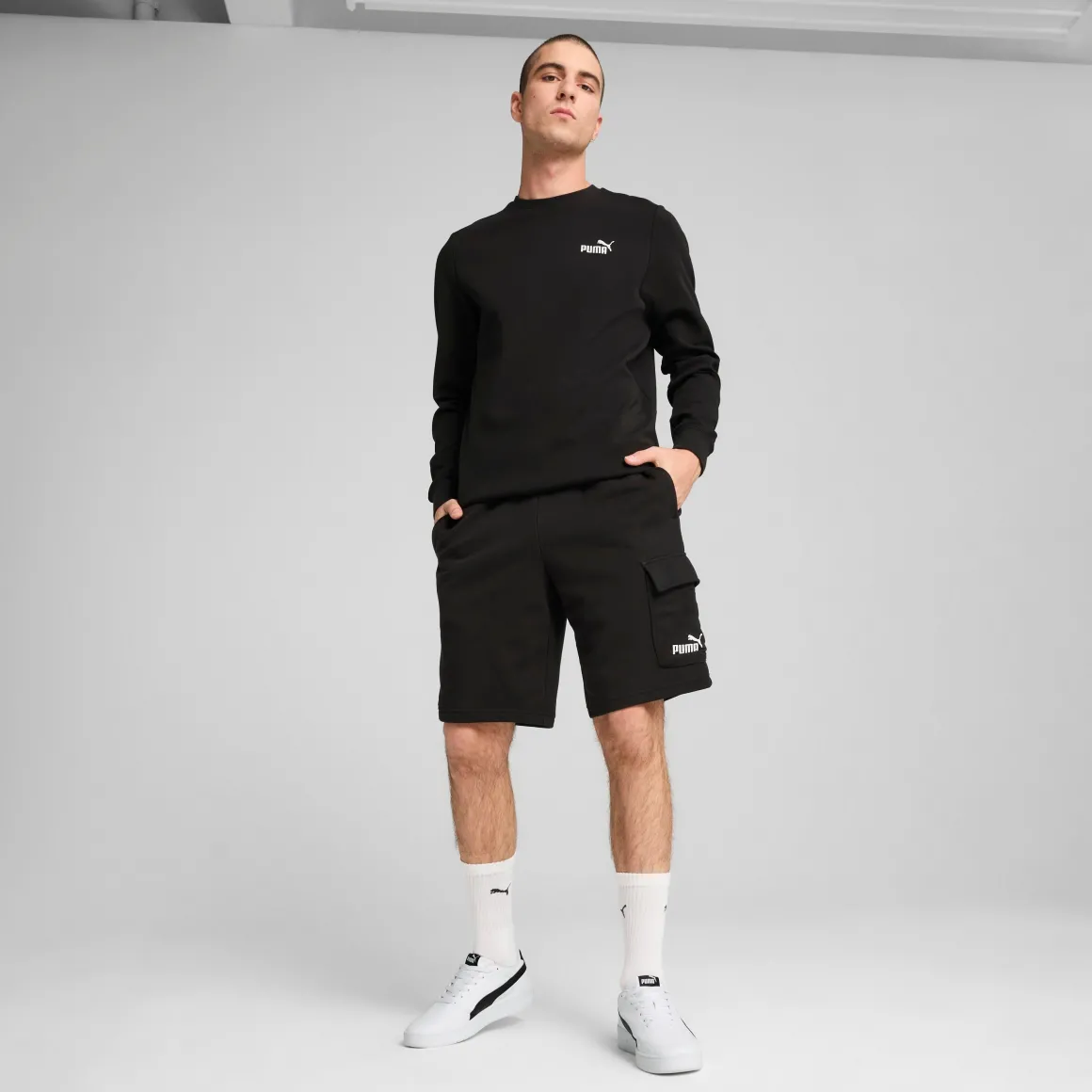 Pantaloncini Shorts Cargo neri da Uomo con logo e tasche Puma ESS 1