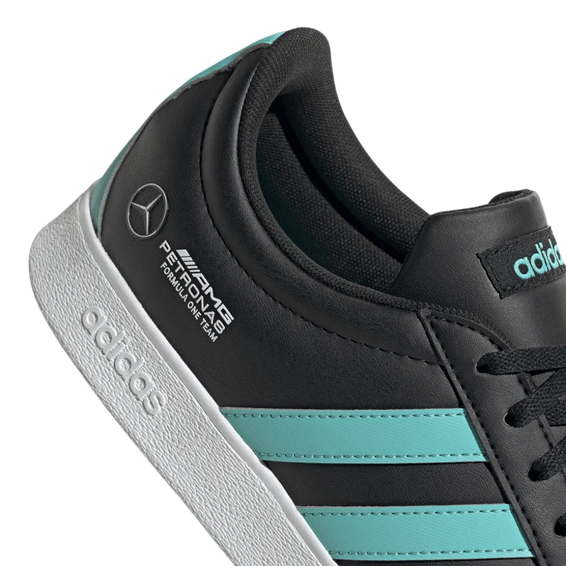 Scarpe Nere con dettagli turchesi adidas x Mercedes-AMG Petronas F1 Team VL Court