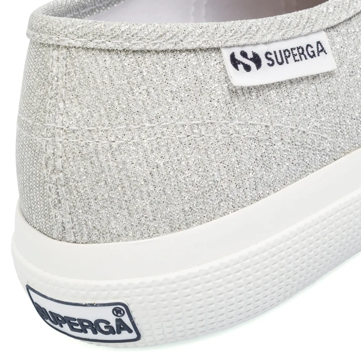 Sneakers basse da donna glitterate argento con suola in gomma Superga