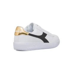 Sneakers bianche con dettaglio nero e oro da Ragazza Diadora