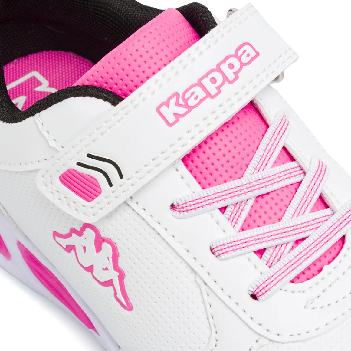 Sneakers bianche con strappo e luci da Ragazza Kappa