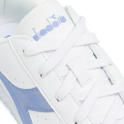 Sneakers bianche da bambina con logo azzurro iridescente Diadora