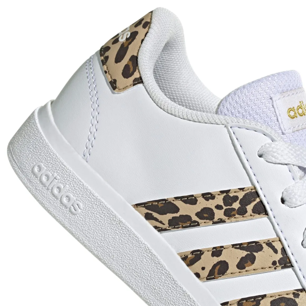 Sneakers bianche da ragazza con strisce animalier adidas Grand Court 2.0 K
