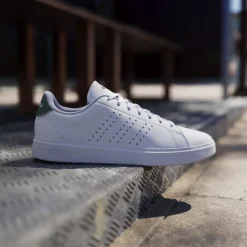 Sneakers bianche da Uomo adidas Advantage 2.0 con dettagli traforati