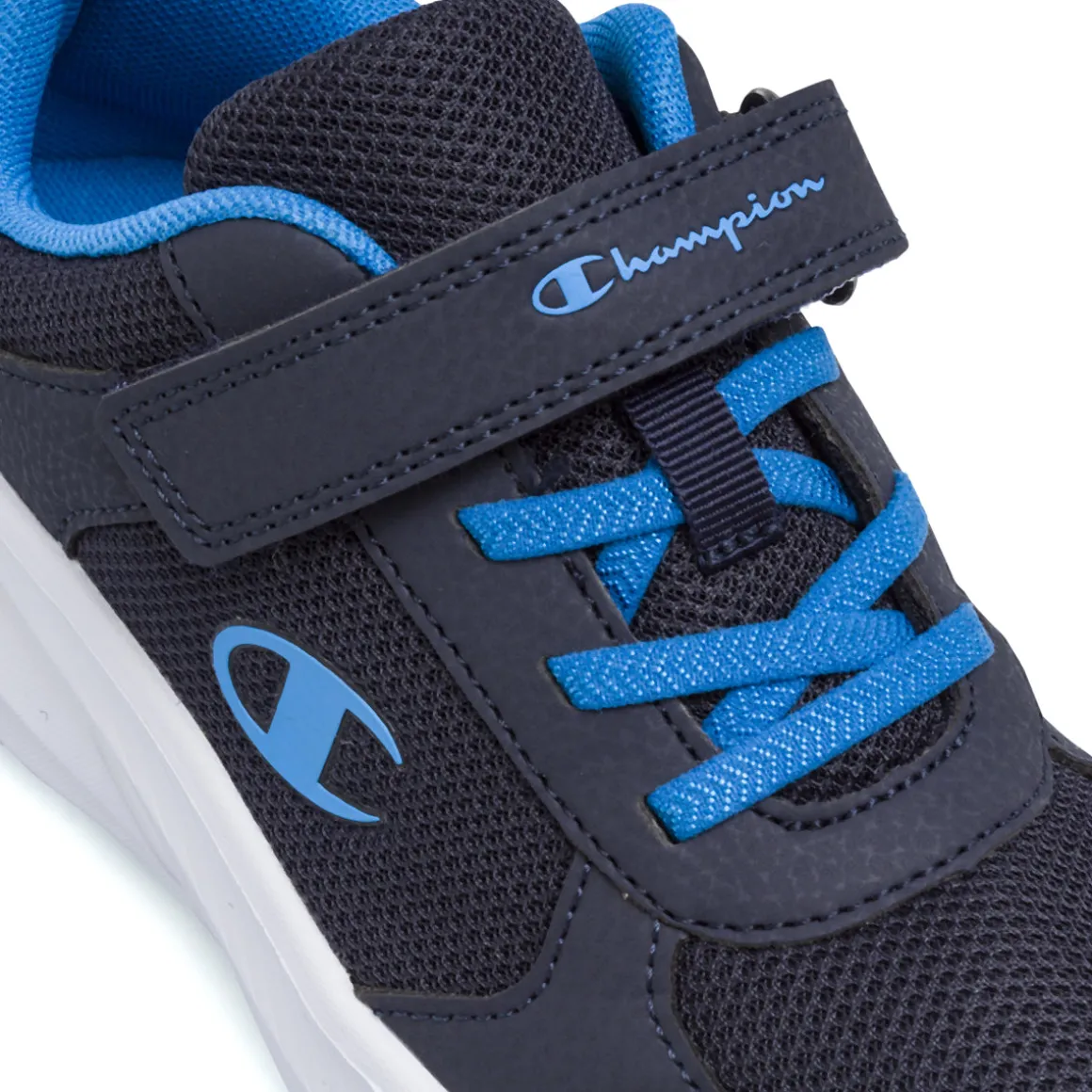 Sneakers blu da bambino con strappo Champion
