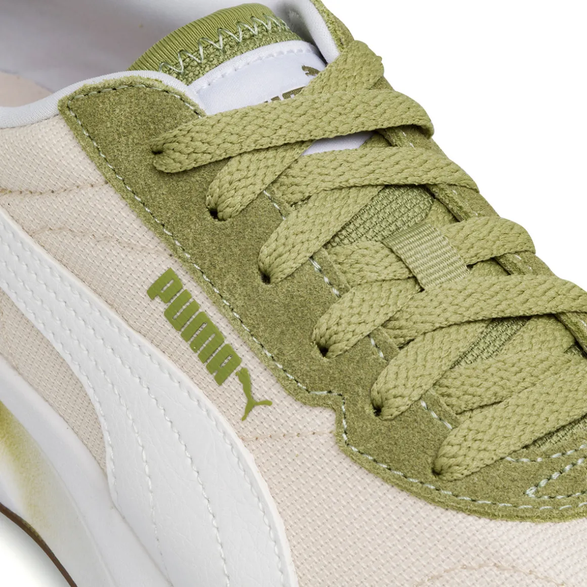 Sneakers casula da Donna verdi e bianche con logo Puma