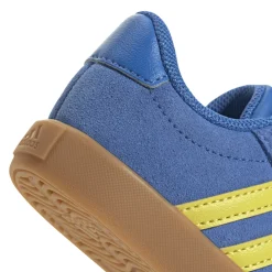 Sneakers da bambino e bambina blu con dettagli gialli adidas VL Court 3.0