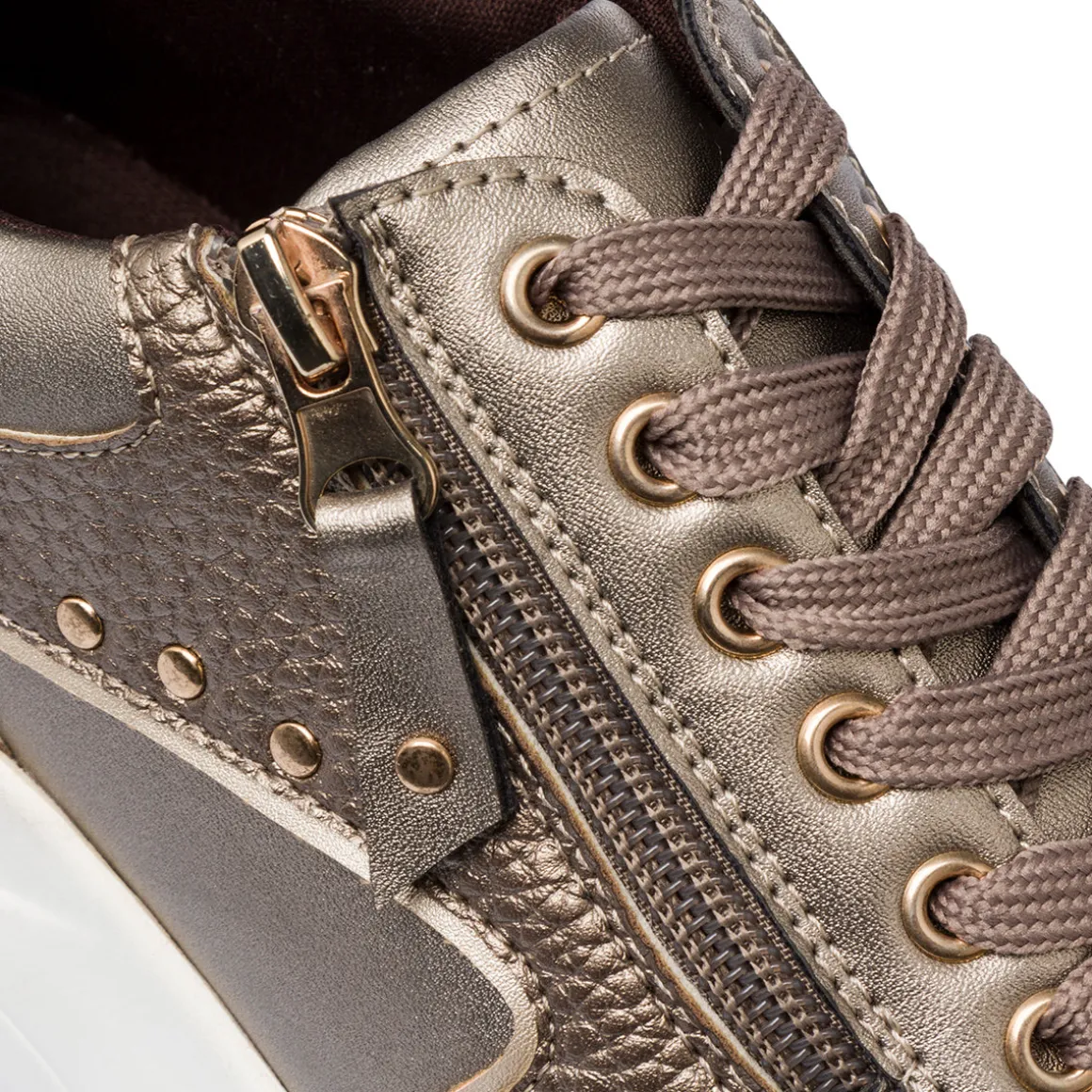 Sneakers da donna bronzo con borchie Lora Ferres