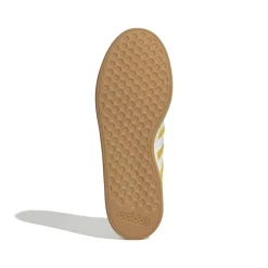 Sneakers da uomo gialle in pelle effetto scamoscato adidas Grand Court Base 00s