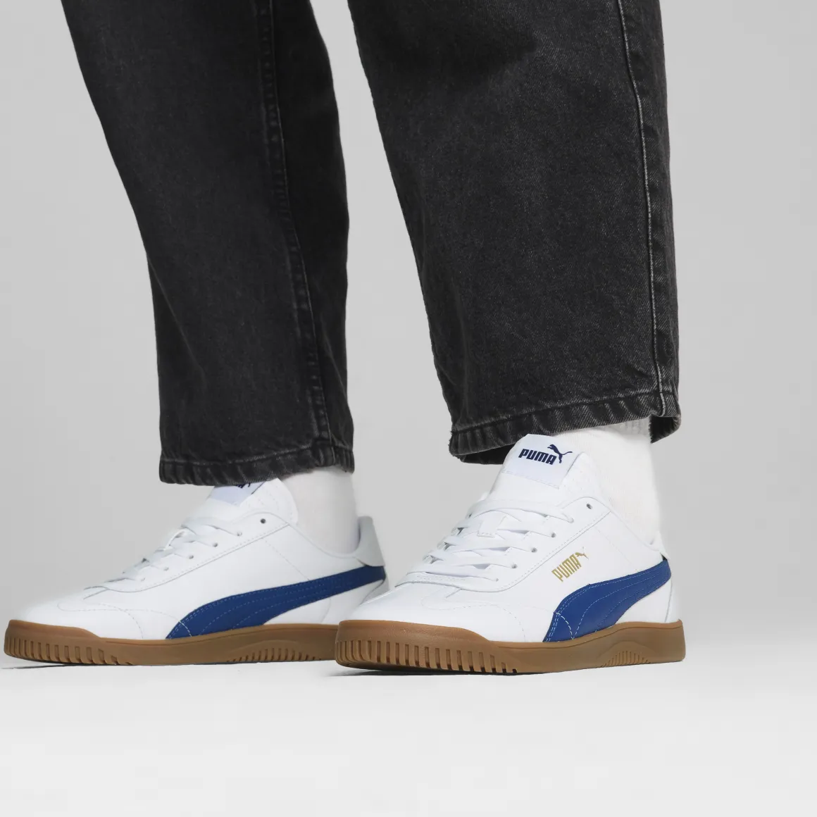 Sneakers da uomo in pelle bianche e blu Puma Club 5v5