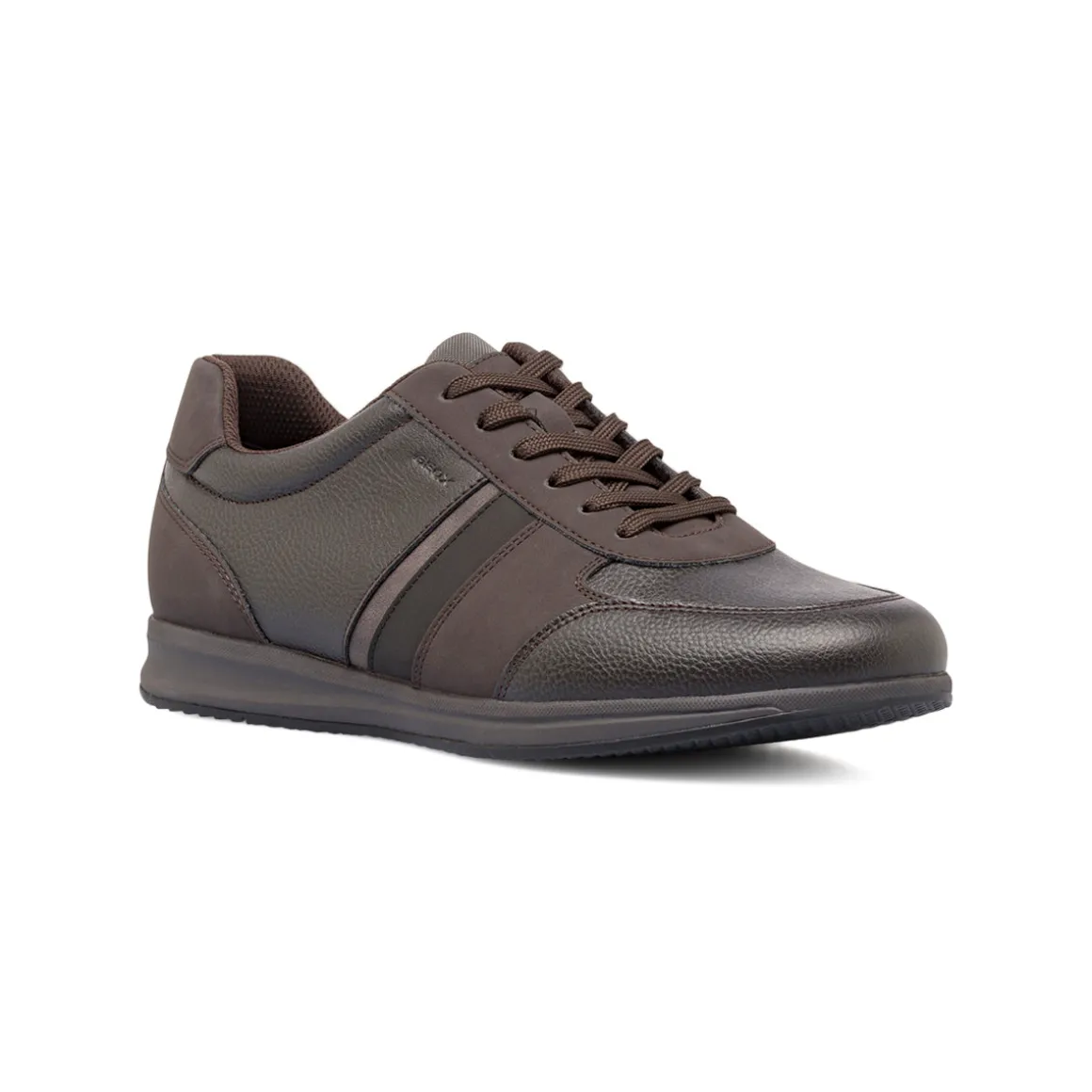 Sneakers da uomo marroni con suola traspirante e impermeabile Geox