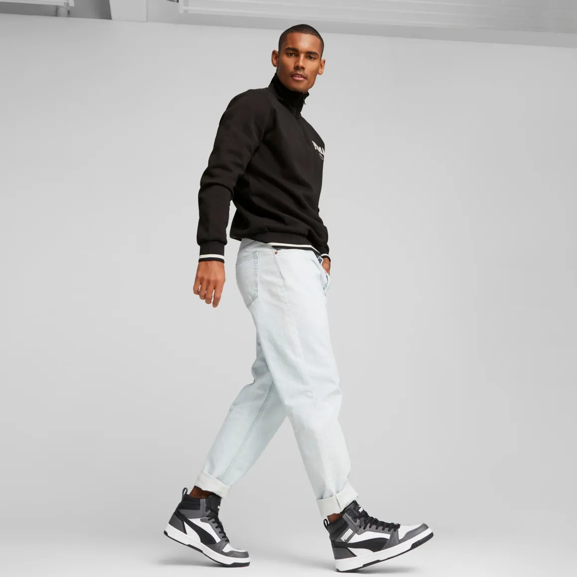 Sneakers da uomo Puma Rebound V6 grigie e nere con logo