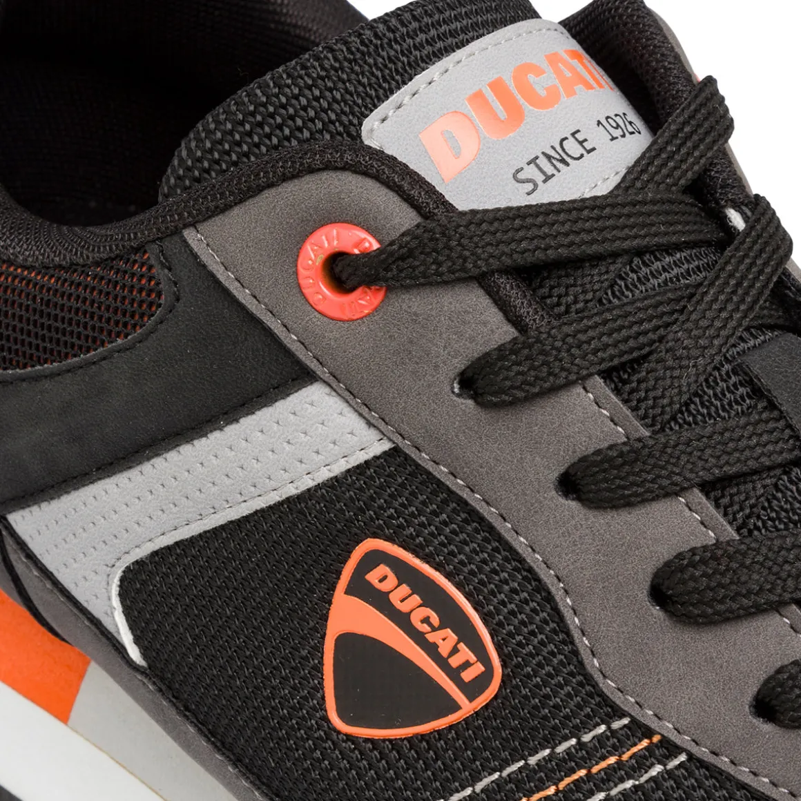 Sneakers grigie da Uomo con dettagli arancioni e logo Ducati