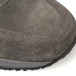 Sneakers grigie in pelle scamosciata da uomo Primopiano