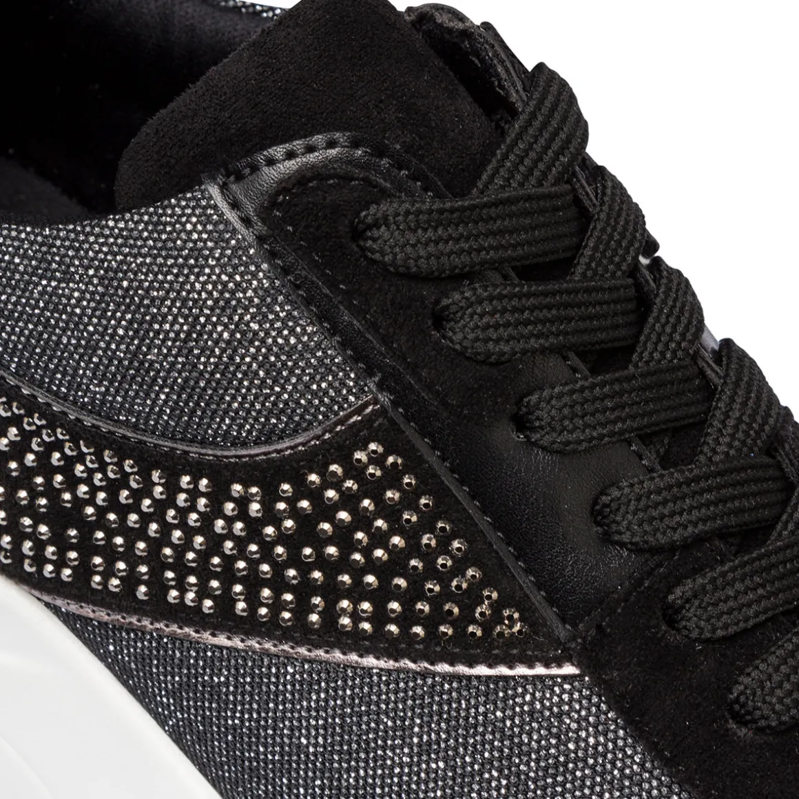 Sneakers nere con strass da donna Lora Ferres