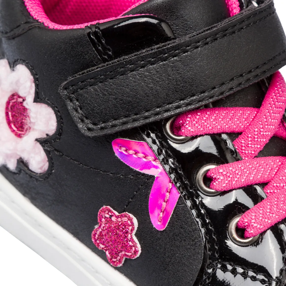 Sneakers nere da bambina primi passi con dettagli fiori rosa e glitter Le Scarpe di Alice