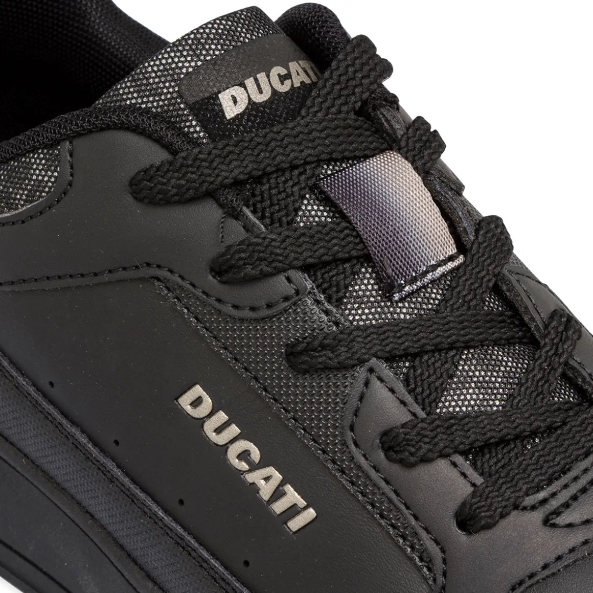 Sneakers nere da donna Ducati Saddle