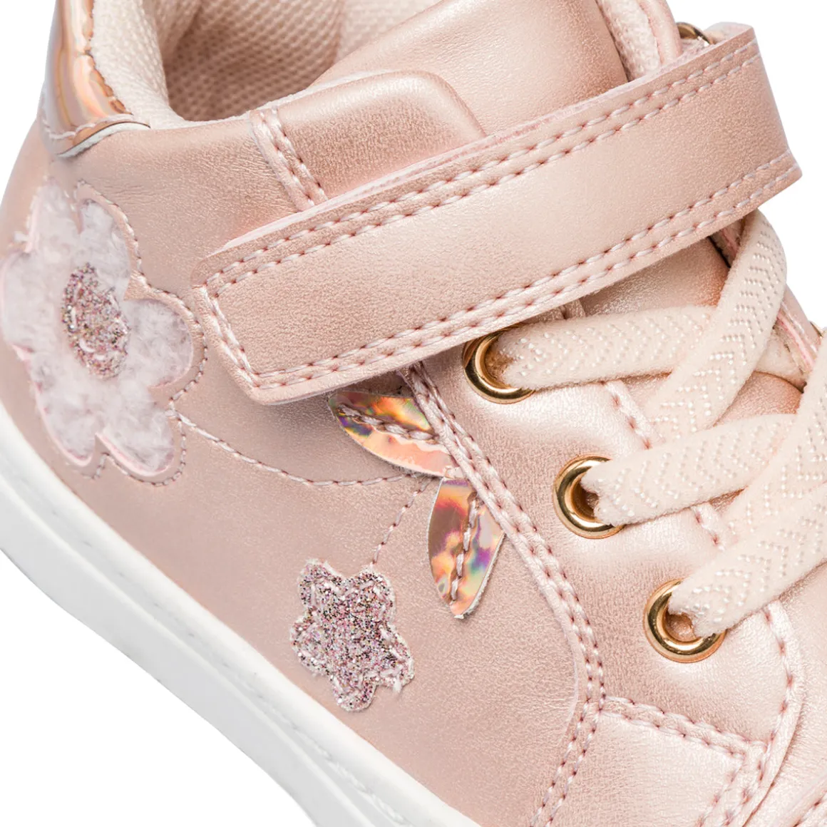 Sneakers rosa effetto perlato da bambina primi passi con dettagli fiori Le Scarpe di Alice