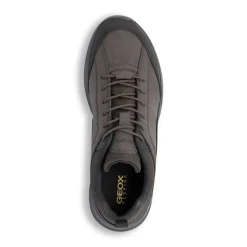 Sneakers traspiranti da uomo marroni con logo Geox