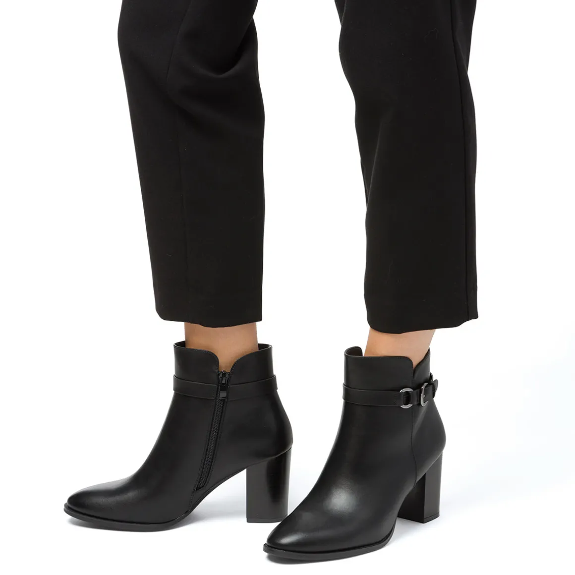 Stivaletti con tacco 7,5 cm da donna neri Lora Ferres