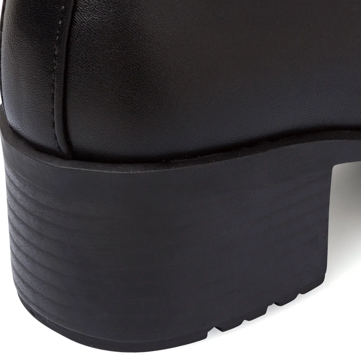 Stivaletti da donna neri con tacco e fibbia metallica P Soft