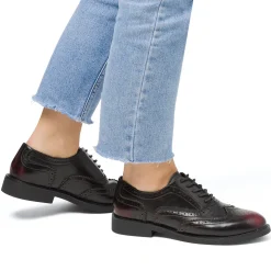 Stringate bordeaux da donna con dettagli brogue e allacciatura oxford Swish Jeans