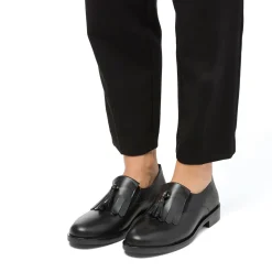 Stringate eleganti da donna neri con nappe P Essentials