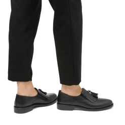 Stringate eleganti da donna neri con nappe P Essentials