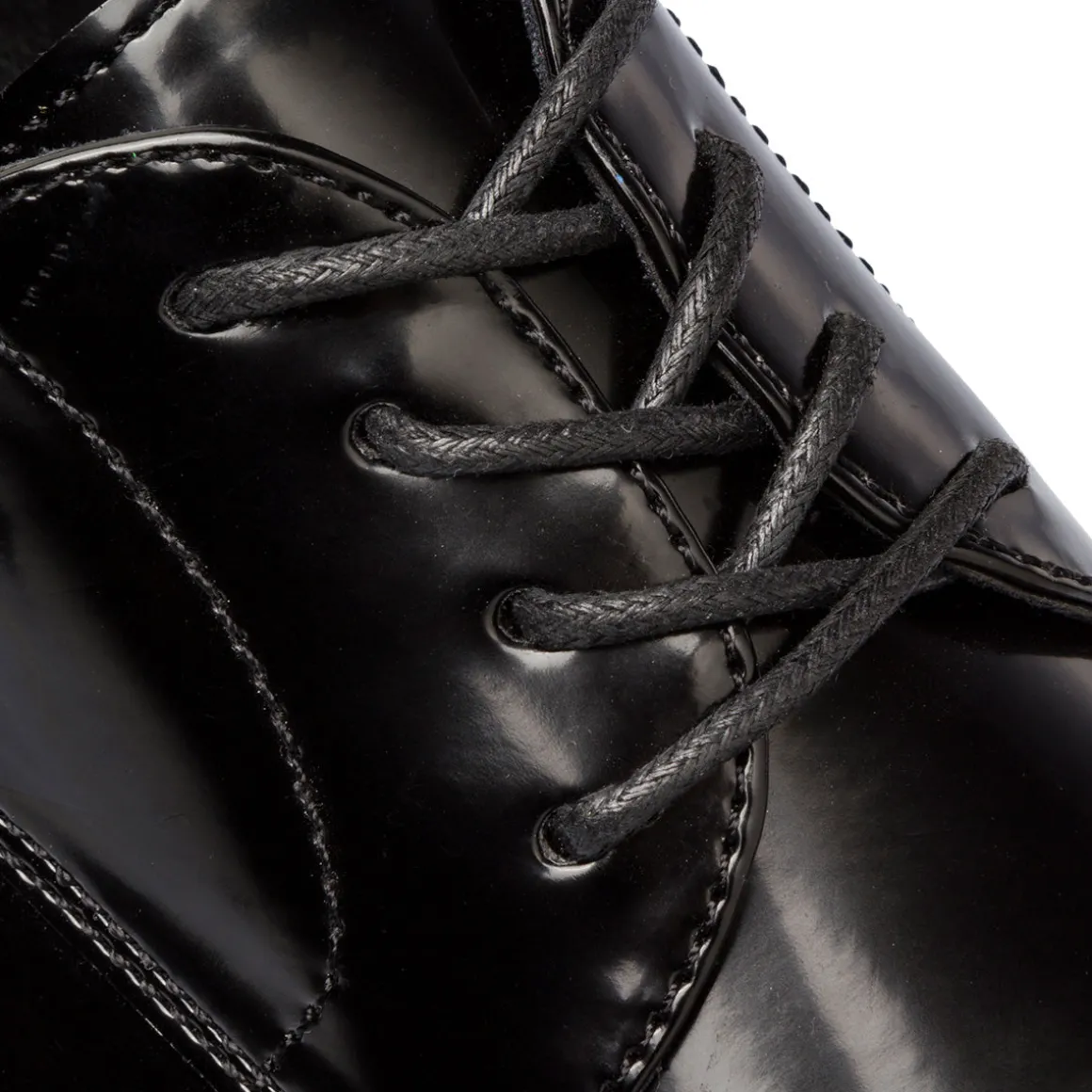 Stringate eleganti nere effetto vernice da uomo con allacciatura Derby Riflessi Urbani