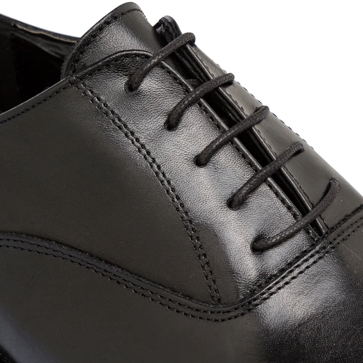 Stringate oxford eleganti da uomo nere in pelle Primopiano