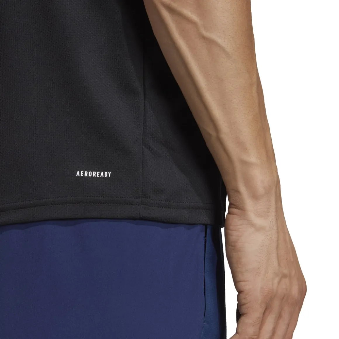 T-shirt nera da uomo con logo bianco adidas Essentials Training
