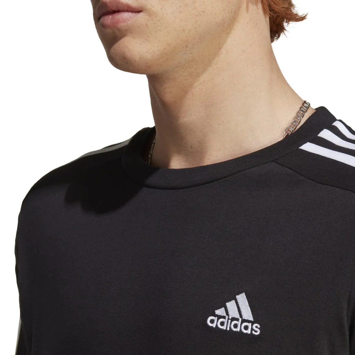 T-shirt nera da uomo con logo sul petto adidas Essentials 3-Stripes