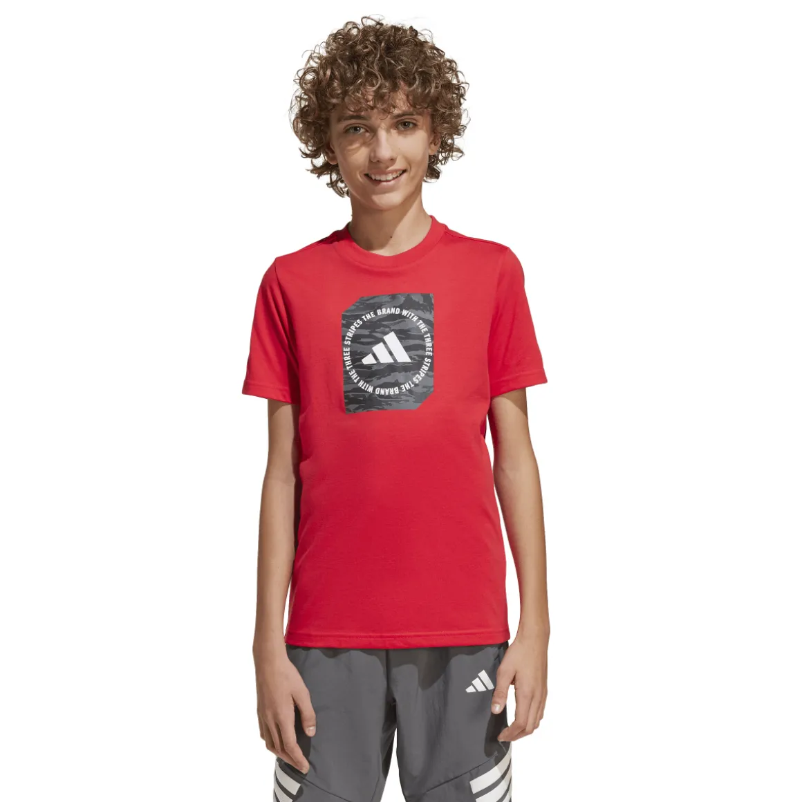 T-shirt rossa da Bambino con logo frontale stampato adidas