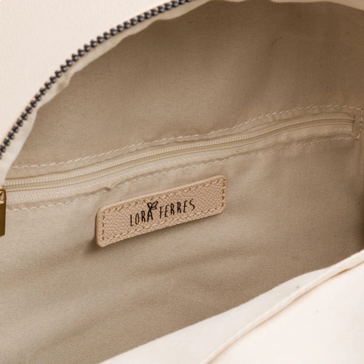 Zaino da donna nude con tasche e logo Lora Ferres