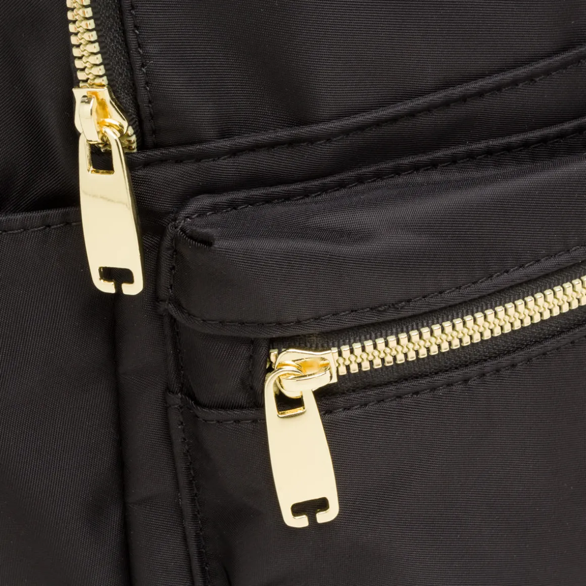 Zaino nero da donna con logo Lora Ferres