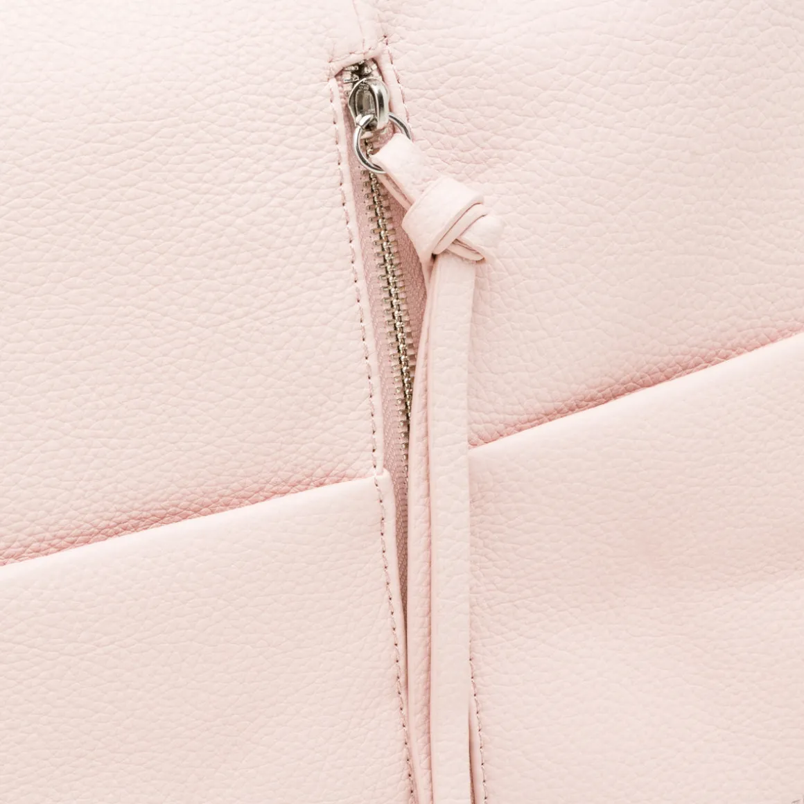 Zaino rosa da Donna con logo in metallo Lora Ferres